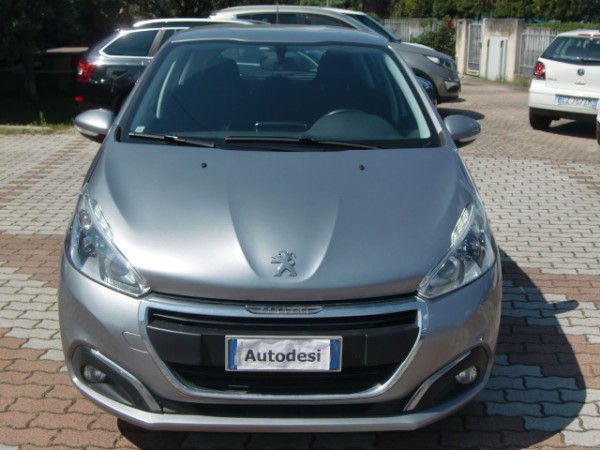 PEUGEOT 208 1.2 Benzina